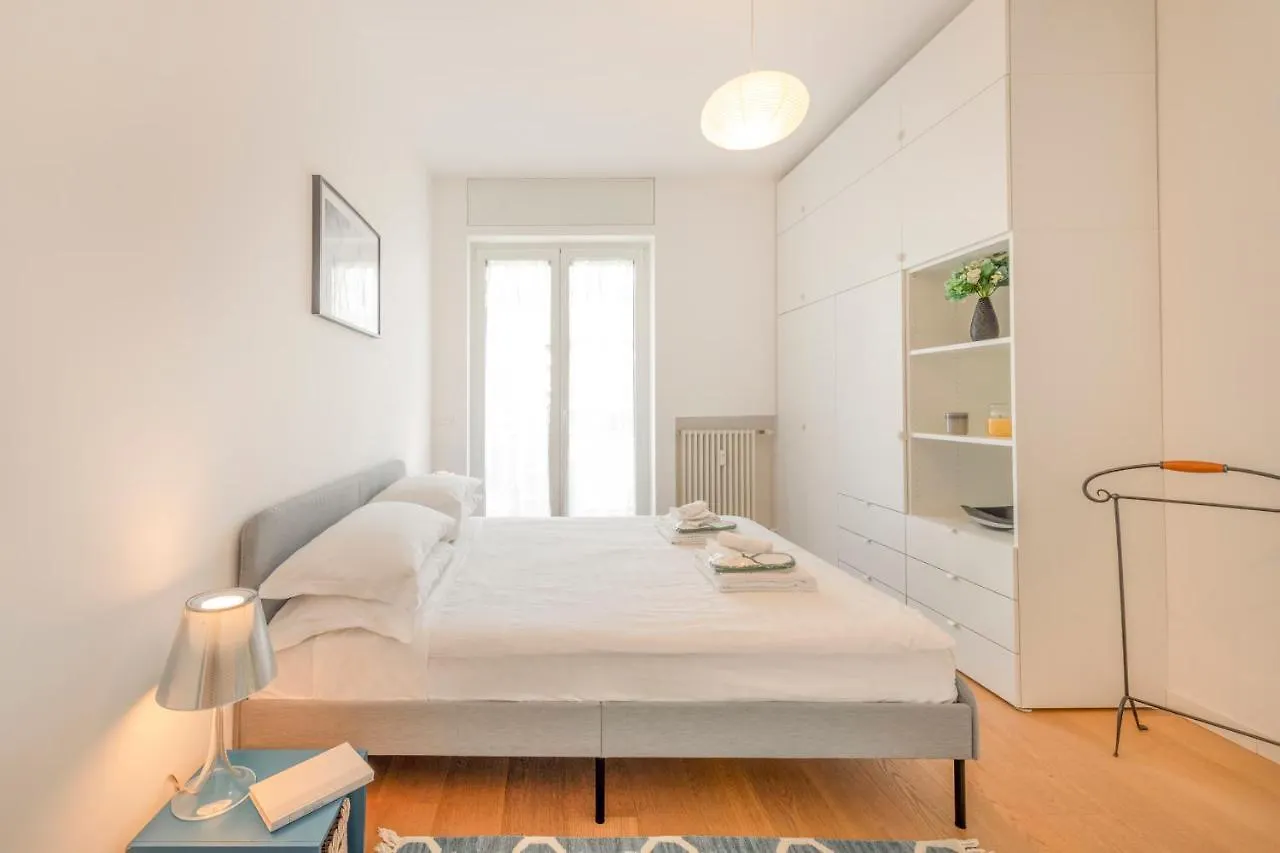 Ferrucci, 10 - Elegante Oasi Urbana A Milano Apartment  Milan