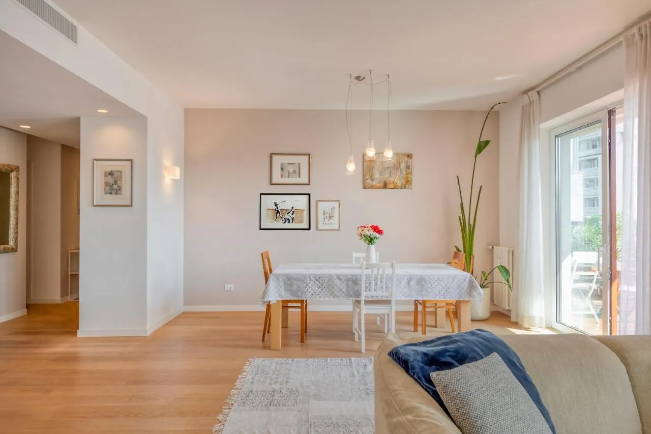 Ferrucci, 10 - Elegante Oasi Urbana A Milano Apartment Italy