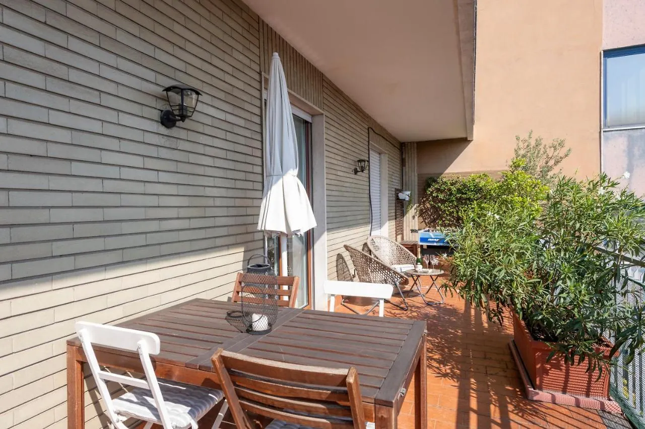 Ferrucci, 10 - Elegante Oasi Urbana A Milano Apartment