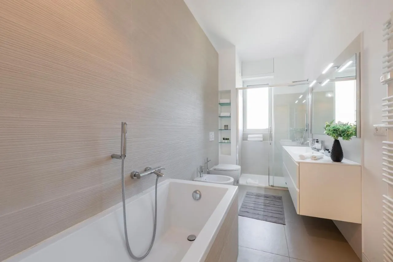 Ferrucci, 10 - Elegante Oasi Urbana A Milano Apartment